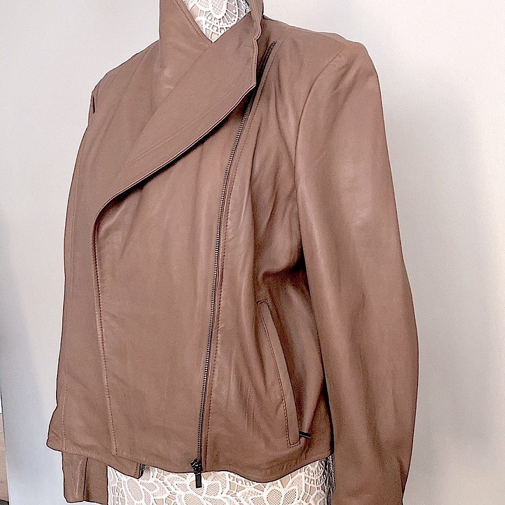 Genuine leather like new jacket, Neumann Marcus collection, XL